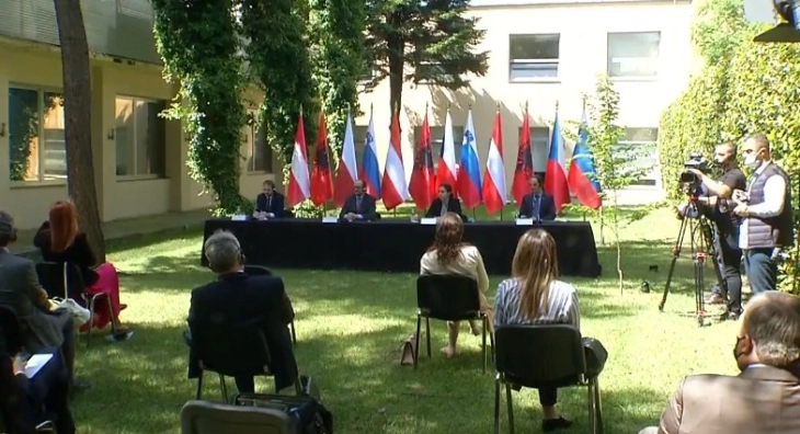 Министрите Шаленберг, Логар и Кулханек, во посета на Тирана