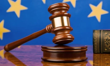 ЕУ преку суд бара Астра Зенека да испорача вакцини до крајот на јуни