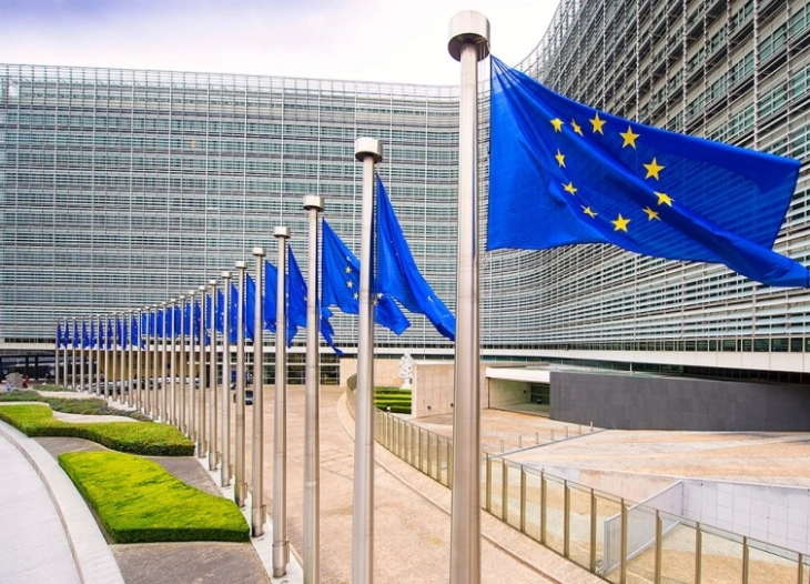 ЕУ: Да се почитува одлуката на судот и да се промовира помирување на Балканот