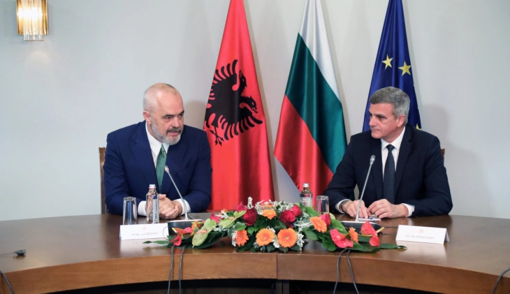 Рама: Албанија нема да зазема страна во спорот меѓу Бугарија и Северна Македонија