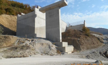 Во завршна фаза преговорите со „Синохидро“ за нов рок за автопатот Кичево-Охрид