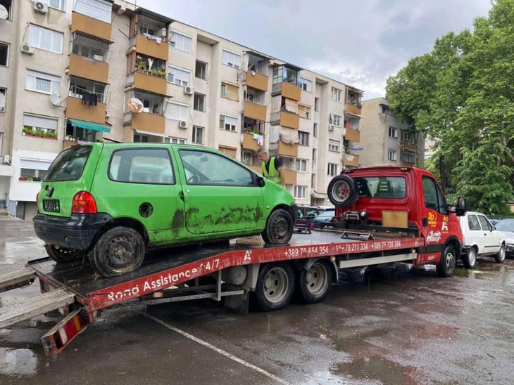 Отстранување на хаварисаните возила во Општина Чаир