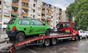 Отстранување на хаварисаните возила во Општина Чаир