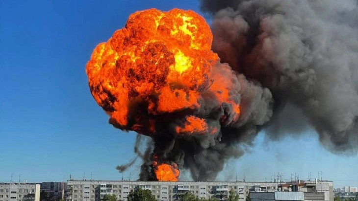 Десетици повредени во експлозија на бензинска пумпа во Новосибирск