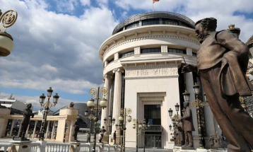 Предложени парични казни против три лица за непочитување на полицискиот час во Скопје