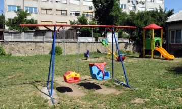 Во Битола промовирани нови инклузивни игралишта и паркови за деца