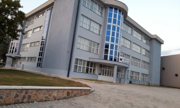 Во дебарската гимназија запишани 61 ученик, по двете пријавувања во прва година