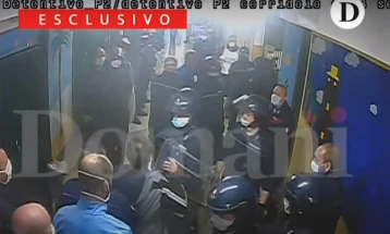 Италија: Повеќе од 110 лица под истрага поради претепување на затвореници