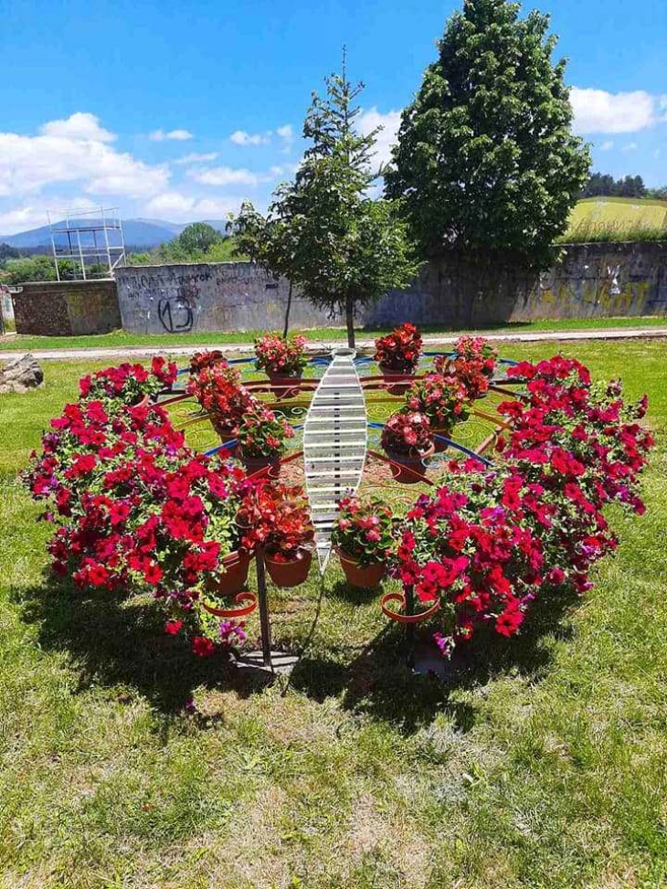 Почна ангажманот на лицата кои ќе извршуват јавни работи за подобрување на чистотата во Берово