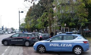 Голема полициска акција во Италија, уапсени 85 лица