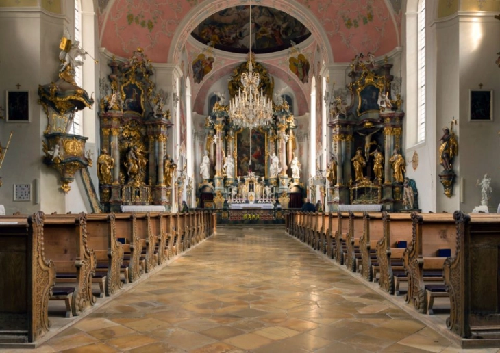 Над 440.000 верници во Германија ги напуштија Католичката и Протестантската црква