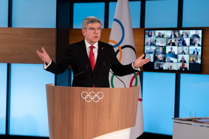 Бах бара од јапонскиот премиер да им дозволи на гледачите да влезат на Олимпијадата доколку се подобри состојбата со коронавирусот