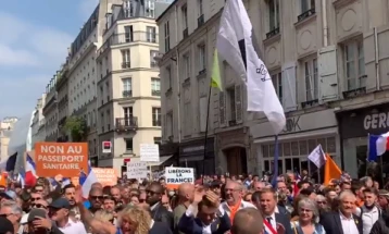 Протести ширум Франција против ковид пасошот