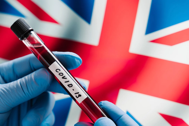 Во Британија намален бројот на новозаразени од коронавирус
