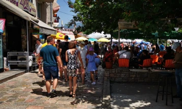 Охрид за Илинденските празници полн со гости, летово посетеноста далеку од времето пред короната