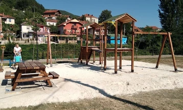 Детско инклузивно игралиште отворено во Македонски Брод