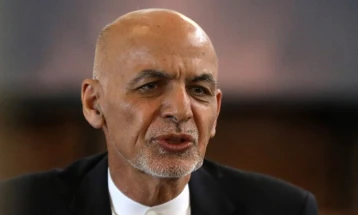 Гани тврди дека го напуштил Кабул со милиони долари, туку за да спречи крвопролевање