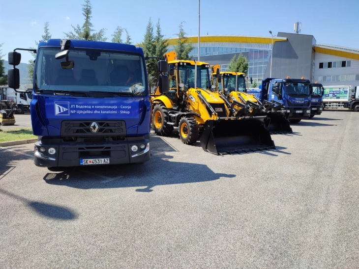 За четири години набавени 150 нови возила - механизација за јавните претпријатија на Град Скопје
