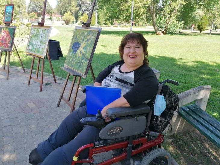 Изложба и поетско читање на Роза Мојсовска во Струмица