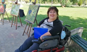 Изложба и поетско читање на Роза Мојсовска во Струмица