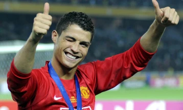 Пеле му го честита на Роналдо враќањето во Манчестер јунајтед: Убаво е да си дома