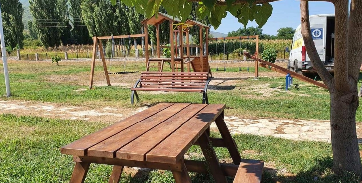 Националната федерација на фармери донираше инклузивно детско игралиште во Зрновци
