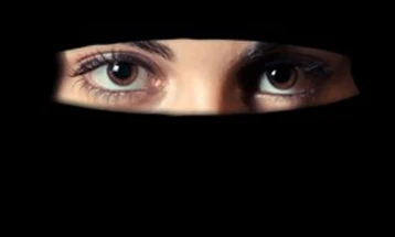 Талибанците им дозволија на девојките да студираат со задолжително носење абаја со никаб