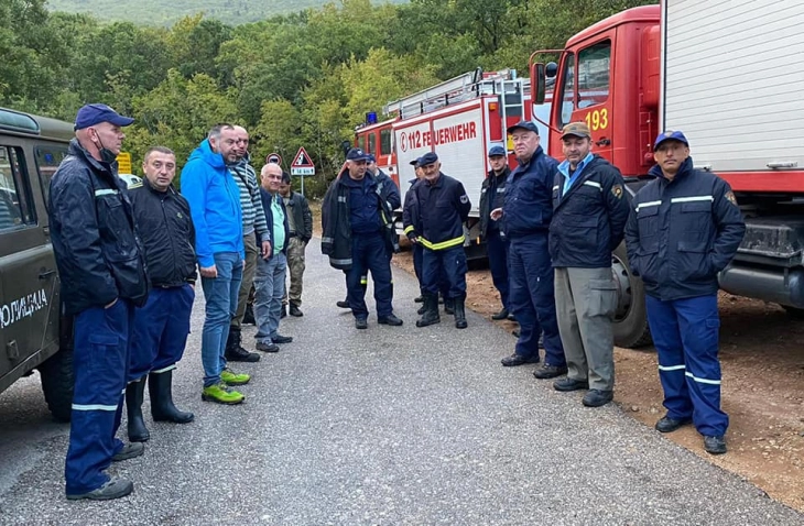 Испратена екипа за теренско гаснење на пожарот на Галичица