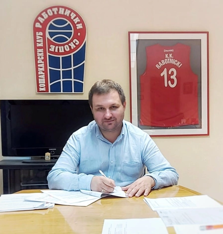 Богдановиќ го потпиша договорот за реконструкција на кровот на ООУ „Ј.Х. Песталоци“