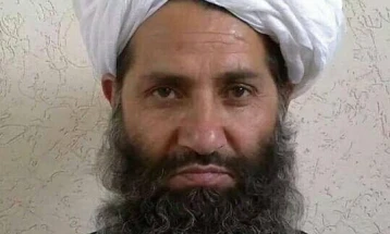 Врховниот лидер на талибанците бара од новата влада да го спроведува шеријатскиот закон