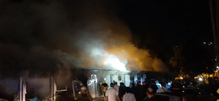 Формиран Кризен штаб за пожарот во модуларната болница во Тетово
