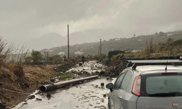 Торнадо го зафати италијанскиот остров Пантелерија, двајца загинати