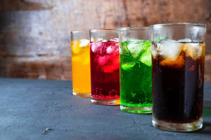 Вештачки засладените сокови ги удвојуваат шансите за мозочен удар