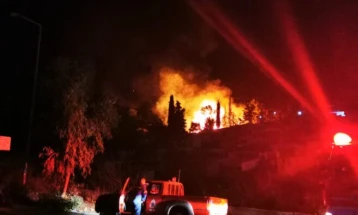 Ставен под контрола пожарот во центарот за прием на бегалци и мигранти на грчкиот остров Самос