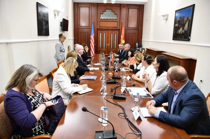 ПГ на ВМРО-ДПМНЕ: Пратениците од мнозинството ја опструираат работата на комисиите