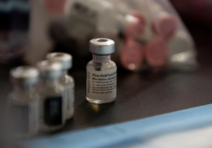 Трета доза вакцина против Ковид-19 од понеделник, брзи антигенски тестови за учениците