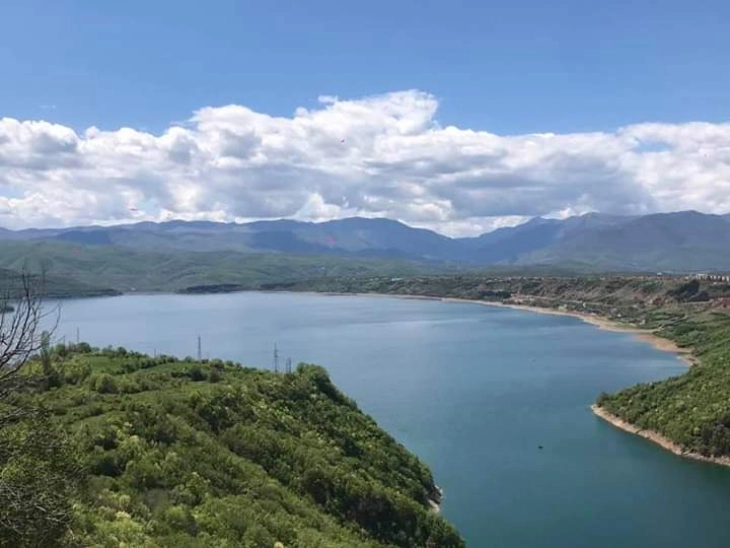 Кај Дебарско Езеро пронајдени неисправни минофрлачки гранати и рачна бомба