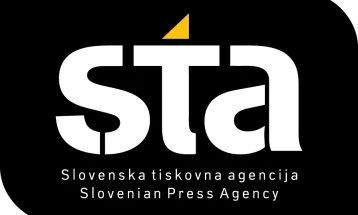 Јанша тврди Словенија нема проблем со слободата на медиумите, Фон дер Лајен му порача да го врати финансирањето на СТА