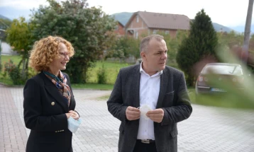 Шекеринска во посета на домашната компанија „Везе Шари“ со искуство на НАТО пазарот 