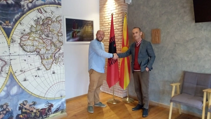 Донација од МД „Илинден“-Тирана за македонскиот културно-информативен центар во Тирана
