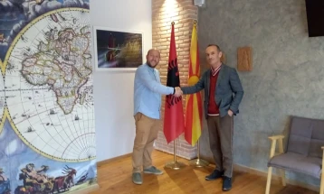 Донација од МД „Илинден“-Тирана за македонскиот културно-информативен центар во Тирана