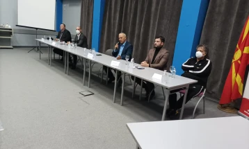 Во организација на „Гласен текстилец“ дебатираа граѓаните и кандидатите за градоначалници и носители на советнички листи за Штип