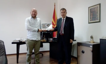 Средба на амбасадорот Марковски со главниот уредник на весникот „Илинден“, Ѓурѓај