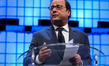 Оланд во својата книга ги критикува евентуалните претседателски кандидати во Франција