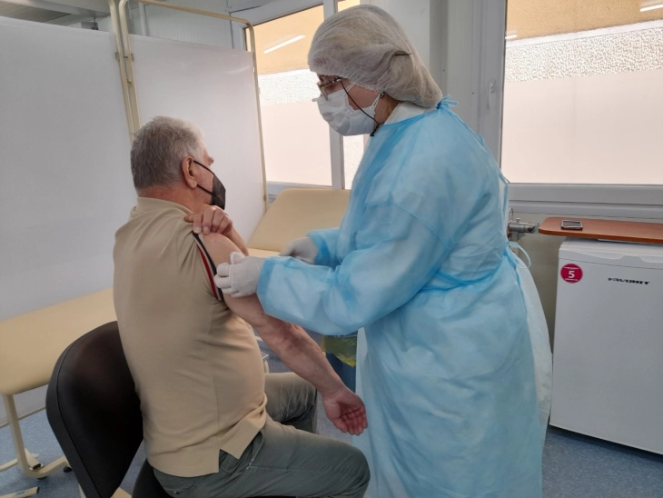 Во Дебарско расте интересот за трета доза вакцина, досега ја примиле над 240 лица