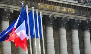 Францускиот Парламент го  одобри користењето на здравствената пропусница до 31 јули 2022 година