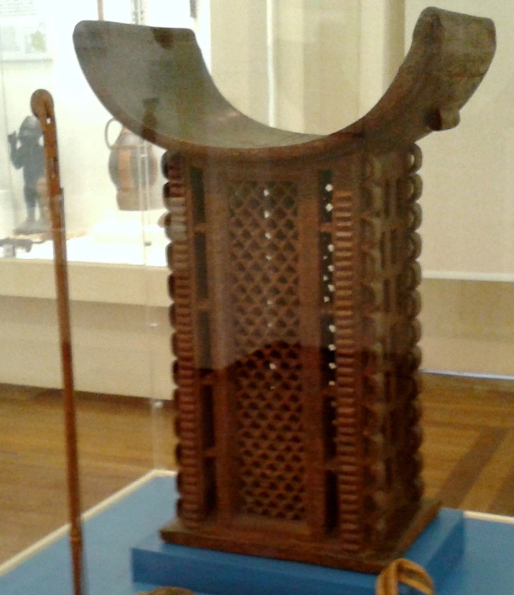 Франција му враќа на Бенин богатство украдено пред 130 години