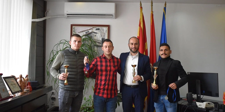 Кајак кану клубот „Арка - Борец“ од Велес на средба со градоначалникот Колев