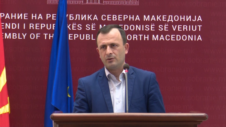 Митрески: Телефоните на пратениците на СДСМ се јавно објавени и достапни, реакцијата на Николоски и ВМРО-ДПМНЕ е фројдовска