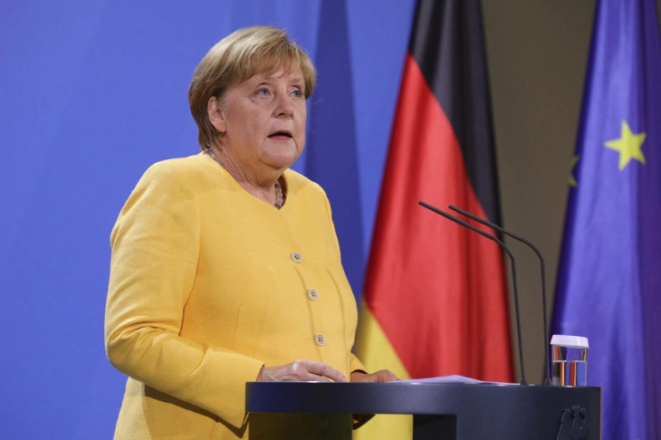 Меркел го поздрави формирањето нова советничка група на СЗО